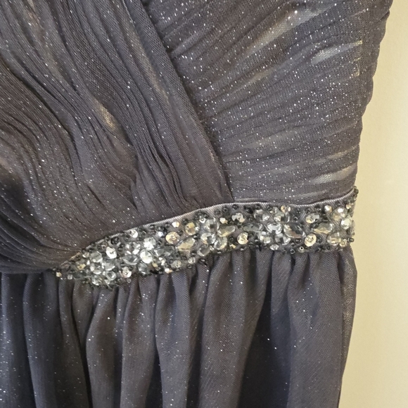 Laura Elegant Gray Strapless Dress - size 6 - Picture 2 of 11